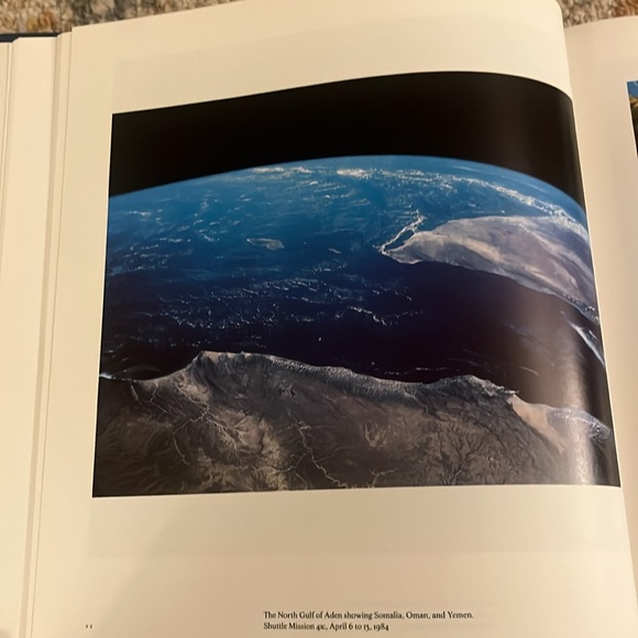 Sightseeing: A Space Panorama, NASA Photo Book - 1985 First Edition - Picture 16 of 16